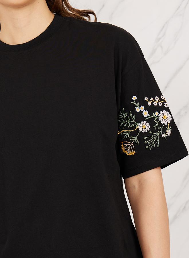 Styli Oversized Embroidered Longline T-shirt - Image 3